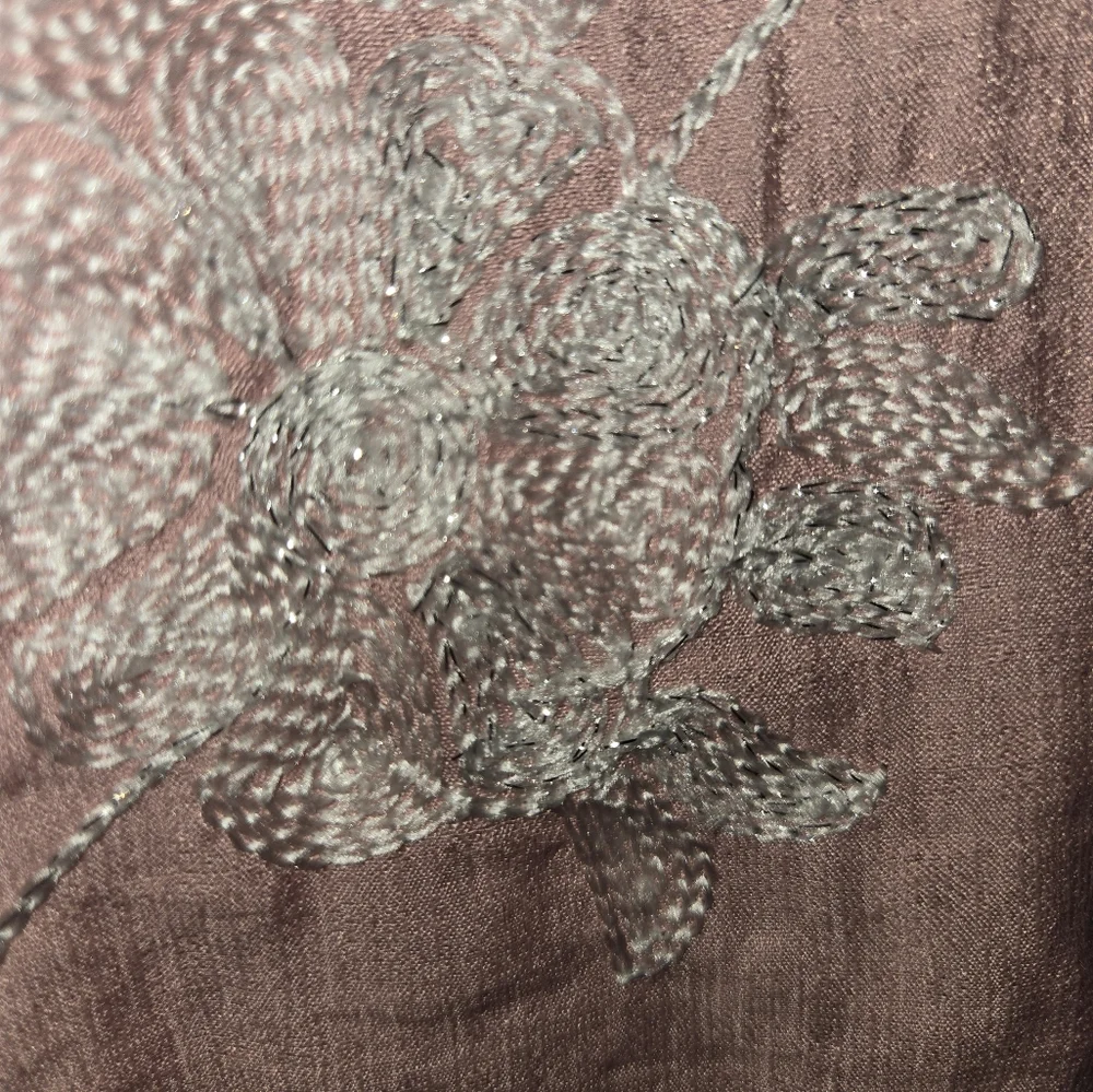 Ava & Rose Women's L  Floral Embroidered Top - Picture 9 of 12